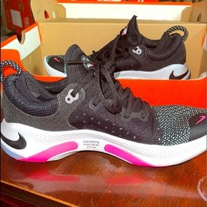 NIKE JOYRIDE SHOES